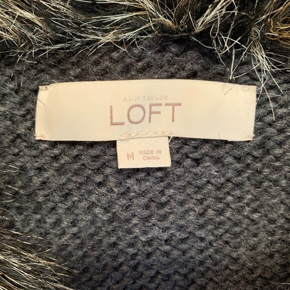 Ann Taylor LOFT Gray Wool Button-up Sweater Vest w/ Faux Fur Collar Women Size M - Picture 5 of 10